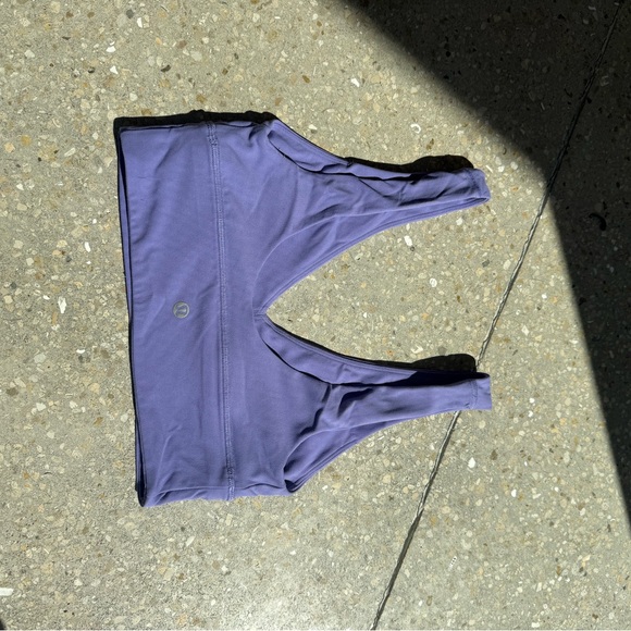 Lululemon Align V-Neck Bra Size 4 in Lavender - Picture 2 of 3